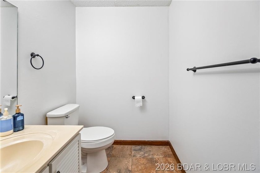 Conveniently located near town on paved road is a nicely done 2 - photo 29