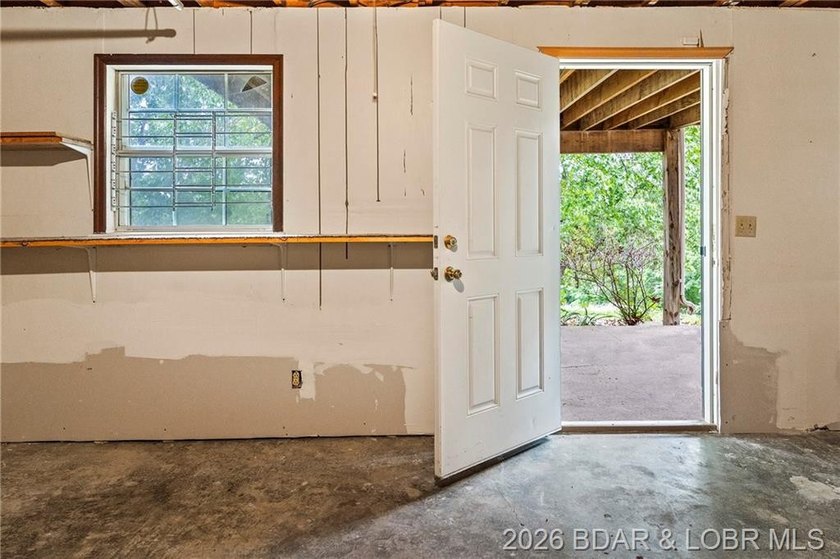 Conveniently located near town on paved road is a nicely done 2 - photo 45