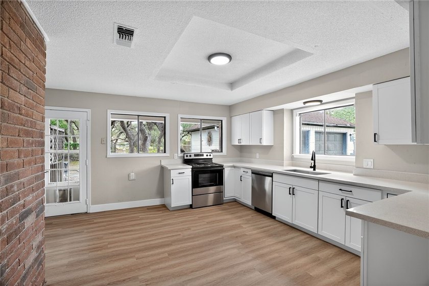 Welcome to 107 Cherry Hills Drive, located in the desirable - photo 15