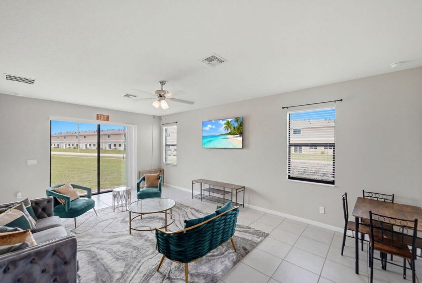 Welcome to this spacious 4-bedroom, 2-bathroom townhome built in - photo 11