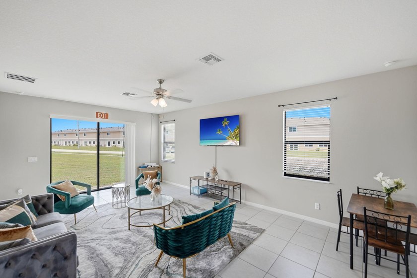 Welcome to this spacious 4-bedroom, 2-bathroom townhome built in - photo 17