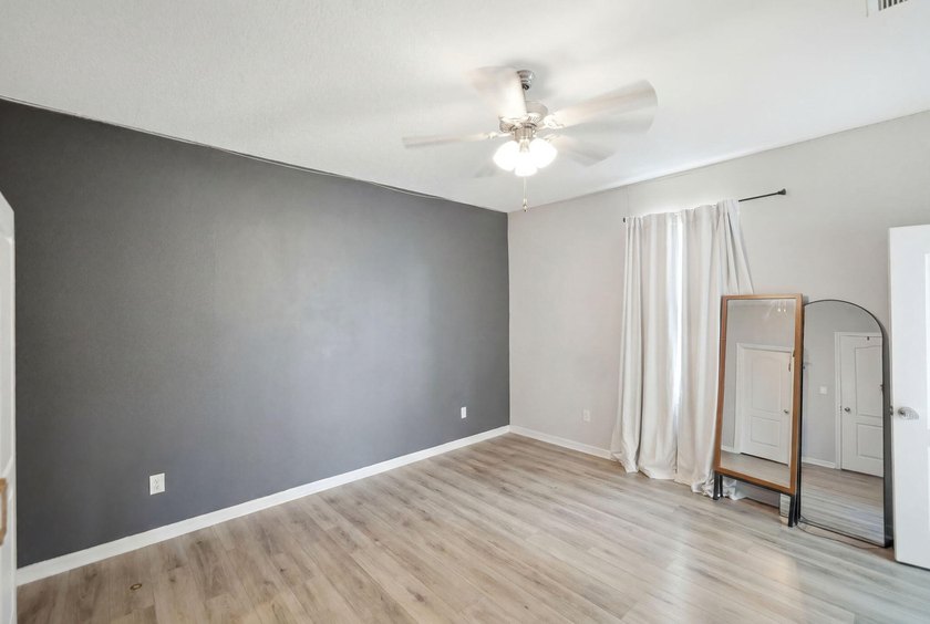 Welcome to this spacious 4-bedroom, 2-bathroom townhome built in - photo 20