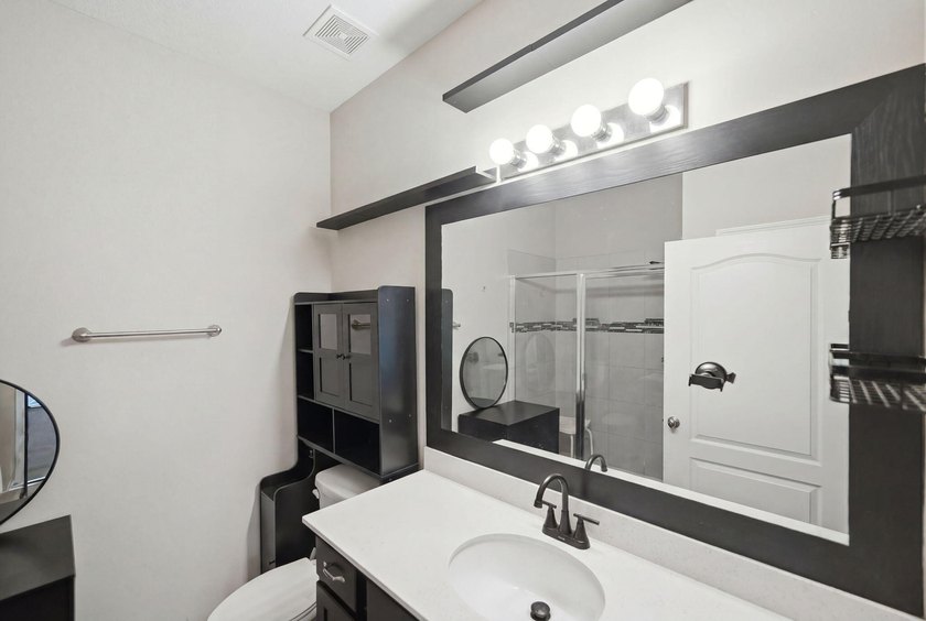 Welcome to this spacious 4-bedroom, 2-bathroom townhome built in - photo 22