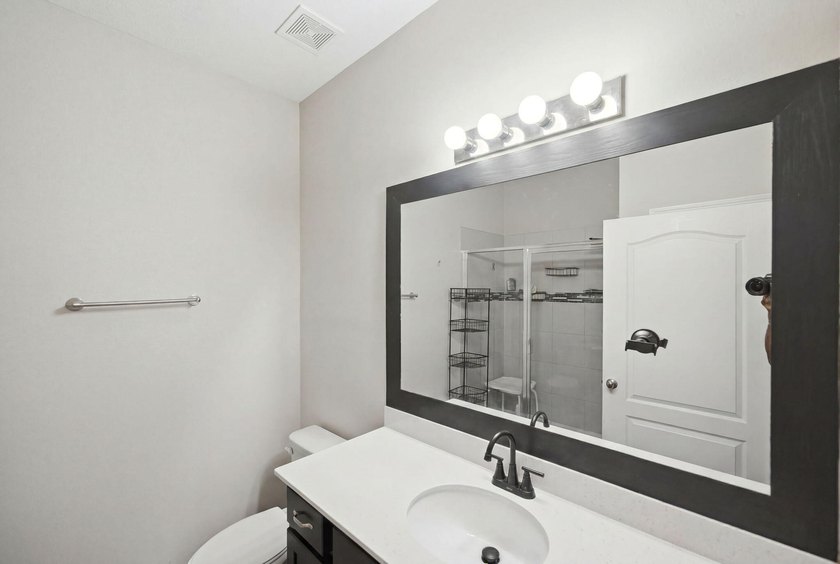 Welcome to this spacious 4-bedroom, 2-bathroom townhome built in - photo 24
