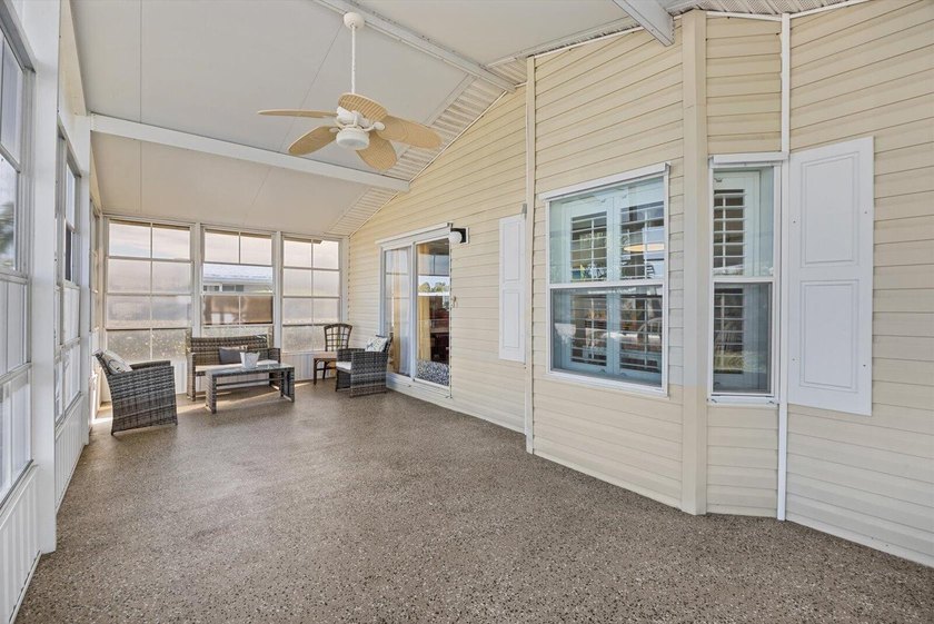 Charming Beachcomber model offering 2 spacious bedrooms, 2 baths - photo 28