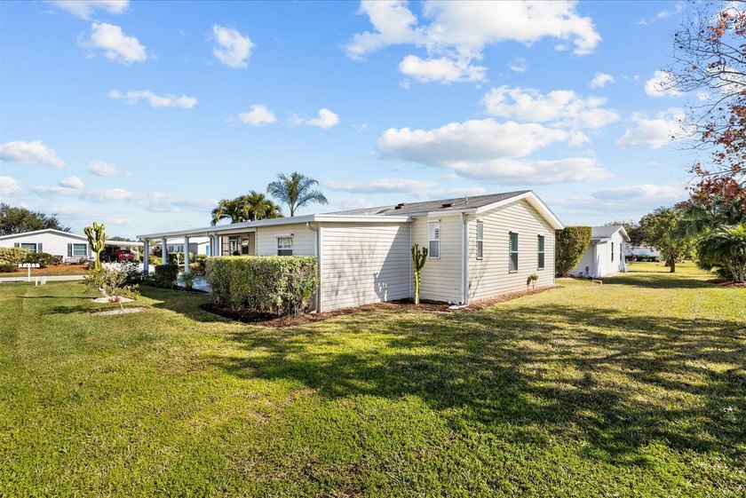 Charming Beachcomber model offering 2 spacious bedrooms, 2 baths - photo 30