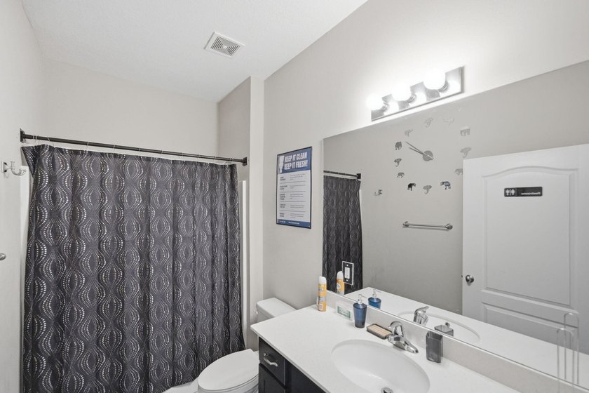 Welcome to this spacious 4-bedroom, 2-bathroom townhome built in - photo 32