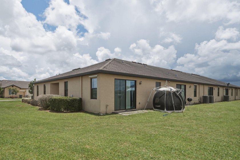 Welcome to this spacious 4-bedroom, 2-bathroom townhome built in - photo 34