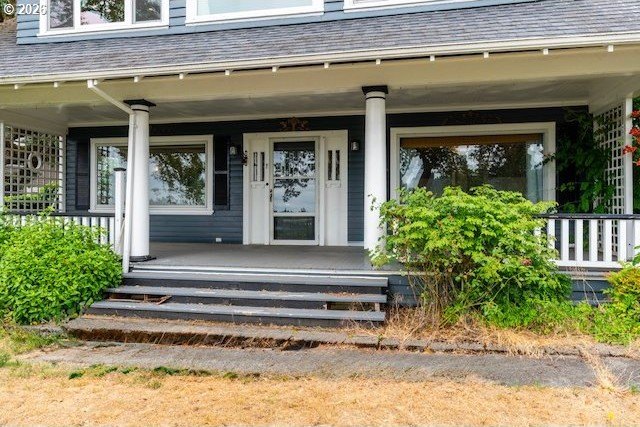Perched above the Willamette River, this timeless Craftsman - photo 41