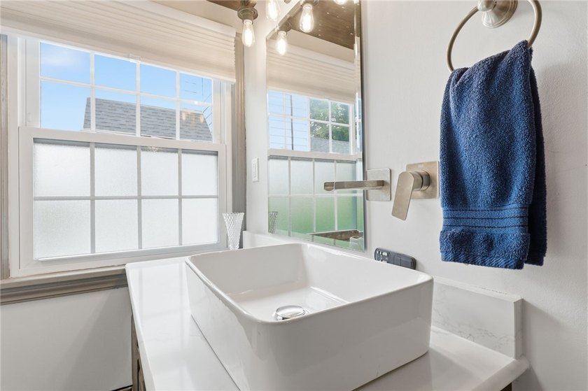 Welcome to 135 Glen Ellyn Way, a beautifully updated home - photo 18