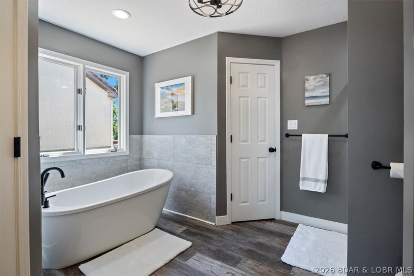 Updated, turnkey, and fully furnished, this beautifully - photo 22