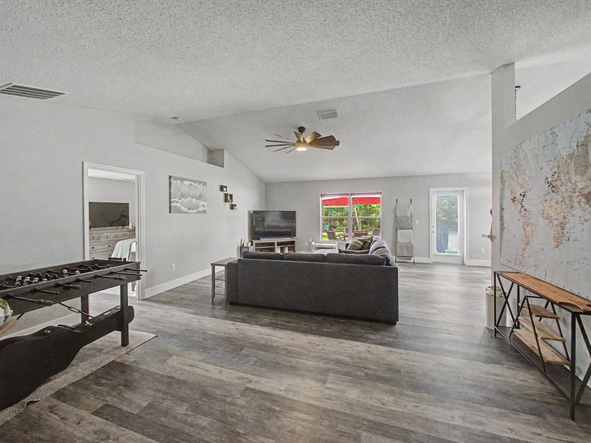 Move-in ready CBS home on a quiet street! Great location in the - photo 11