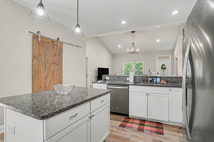 Welcome to this beautifully maintained one story, 3 bedroom, 2 - photo 13