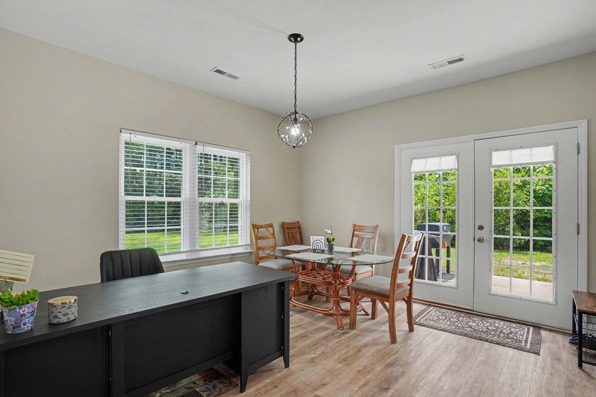 Welcome to this beautifully maintained one story, 3 bedroom, 2 - photo 15