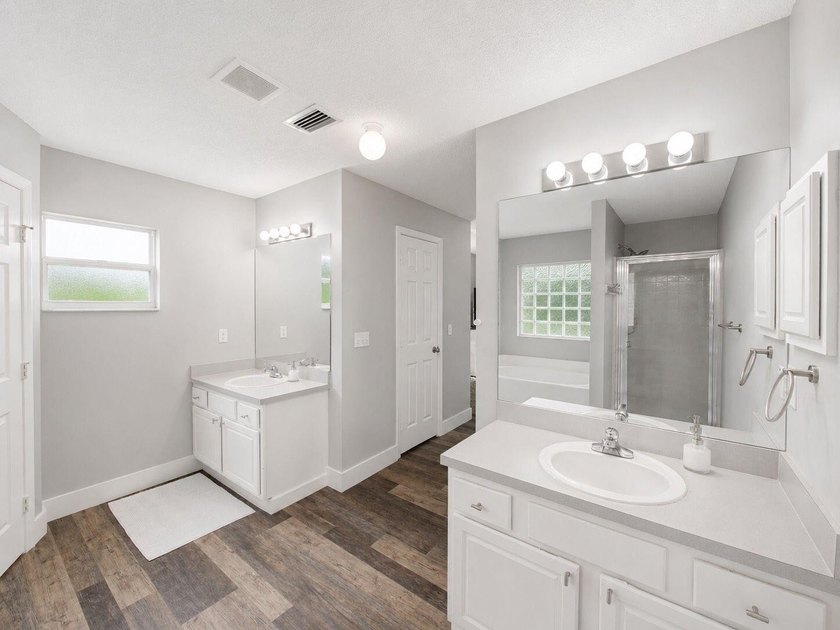 Move-in ready CBS home on a quiet street! Great location in the - photo 17