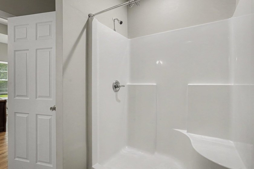 Welcome to this beautifully maintained one story, 3 bedroom, 2 - photo 19