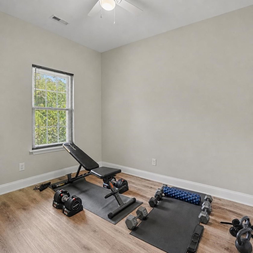 Welcome to this beautifully maintained one story, 3 bedroom, 2 - photo 20