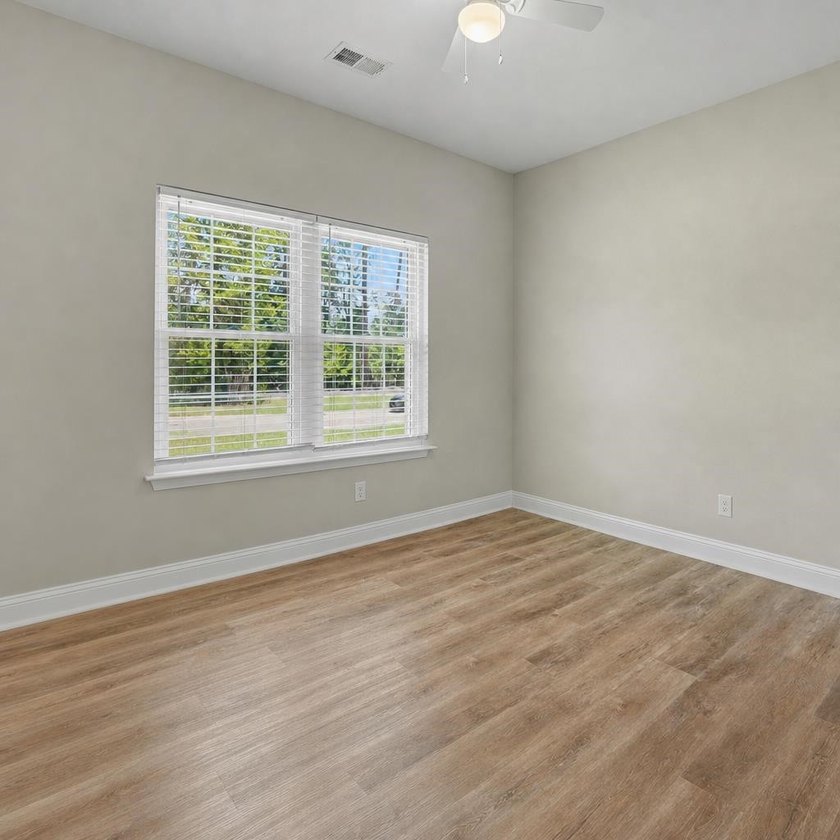 Welcome to this beautifully maintained one story, 3 bedroom, 2 - photo 23