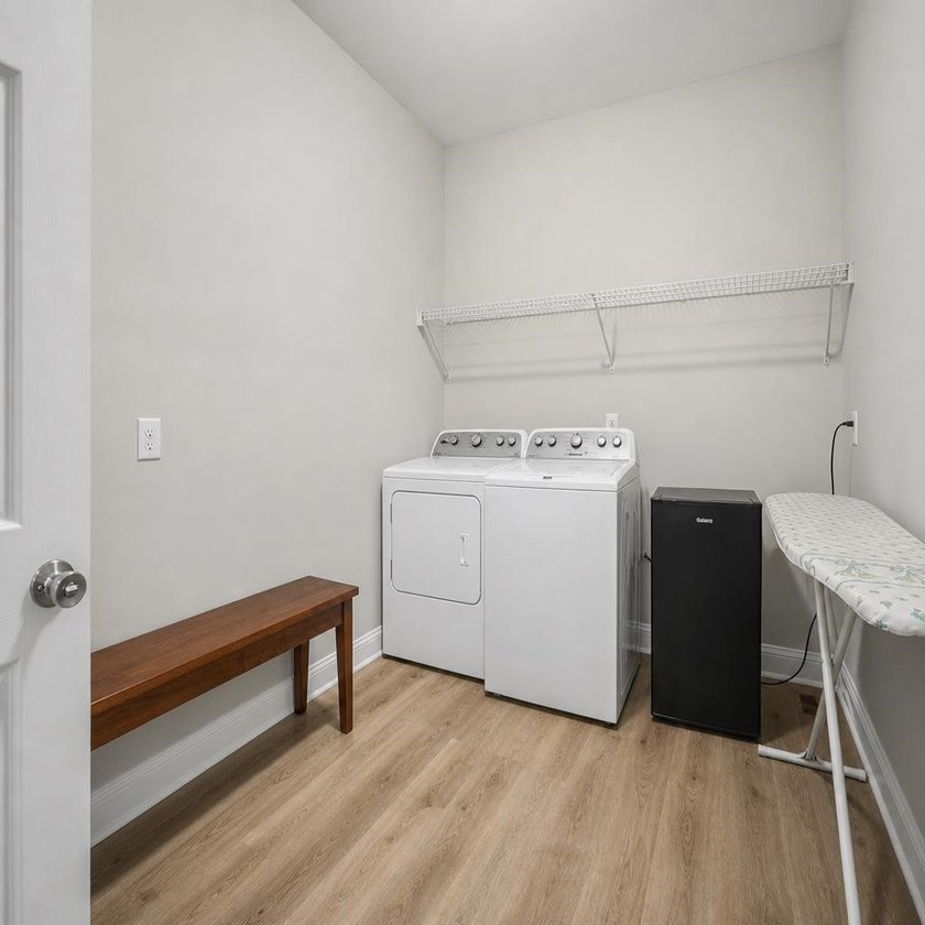 Welcome to this beautifully maintained one story, 3 bedroom, 2 - photo 25