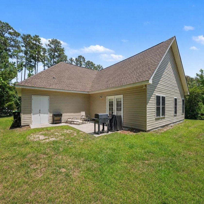 Welcome to this beautifully maintained one story, 3 bedroom, 2 - photo 26