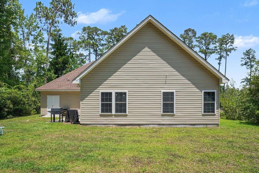 Welcome to this beautifully maintained one story, 3 bedroom, 2 - photo 27