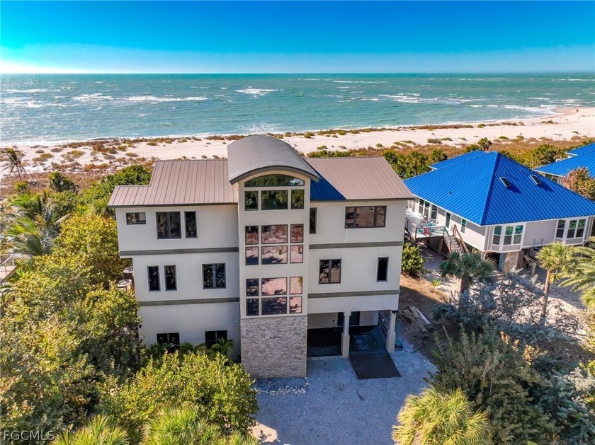 Beauty &amp; The Beach is one of the most extraordinary Gulf-front - photo 46