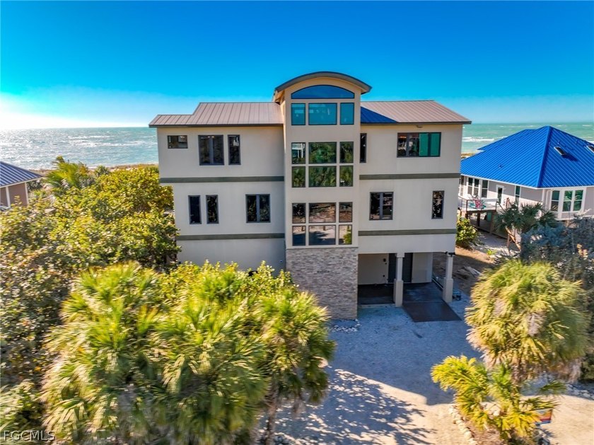 Beauty &amp; The Beach is one of the most extraordinary Gulf-front - photo 49