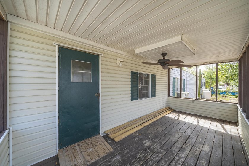 MOTIVATED SELLER, willing to entertain all offers. 2 bedroom, 1 - photo 15