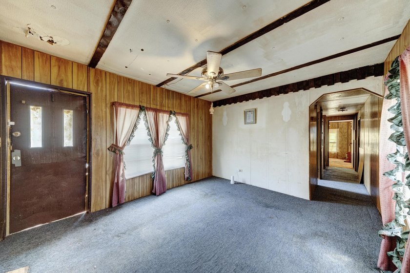 MOTIVATED SELLER, willing to entertain all offers. 2 bedroom, 1 - photo 17