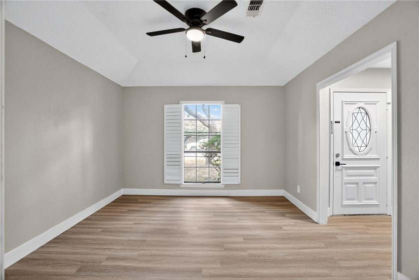 Welcome to 107 Cherry Hills Drive, located in the desirable - photo 6