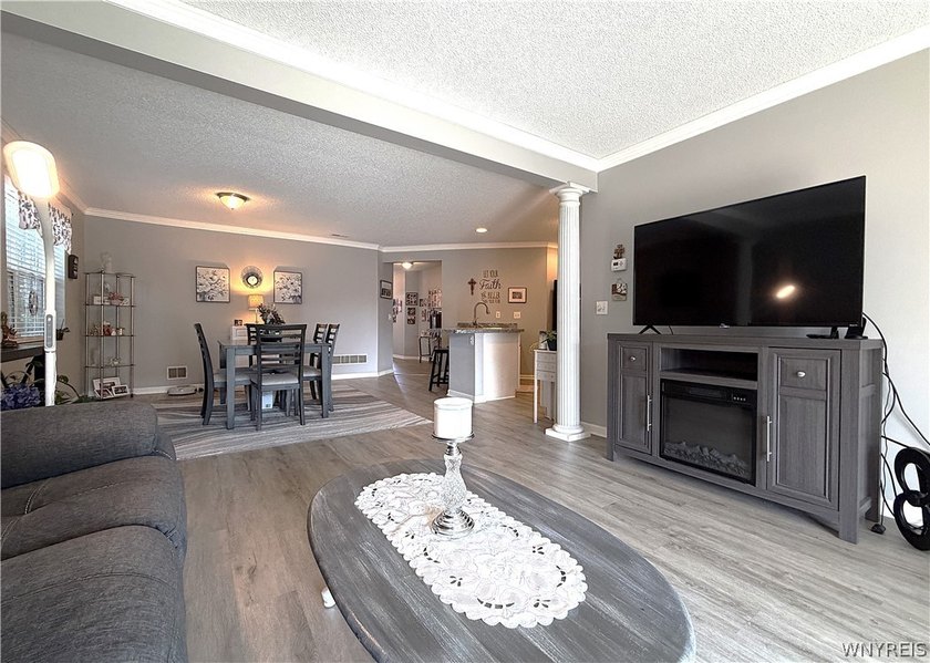 Welcome home to this beautifully maintained, move-in ready - photo 16