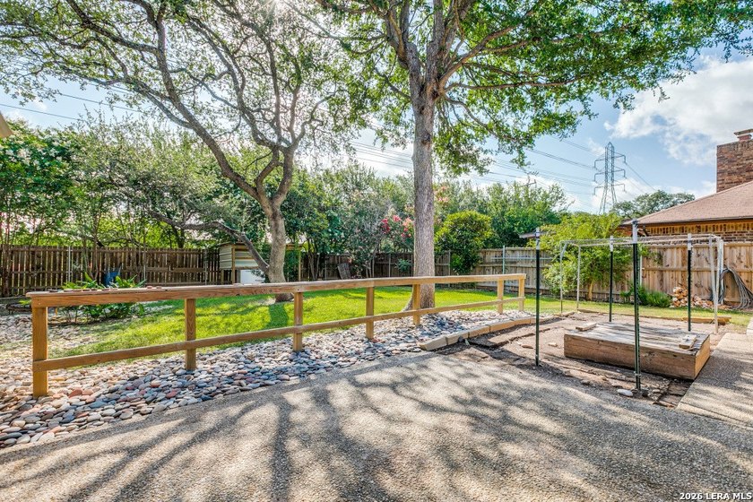 Welcome to 14714 Hidden Glen Woods an inviting 3-bedroom, 2-bath - photo 22