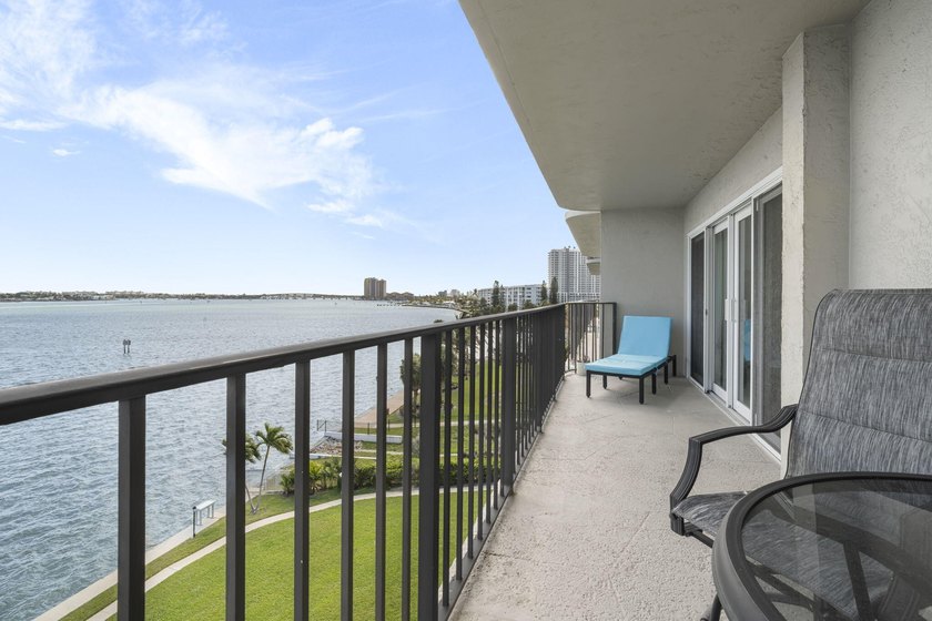 Enjoy sweeping, panoramic Intracoastal views from every room in - photo 20