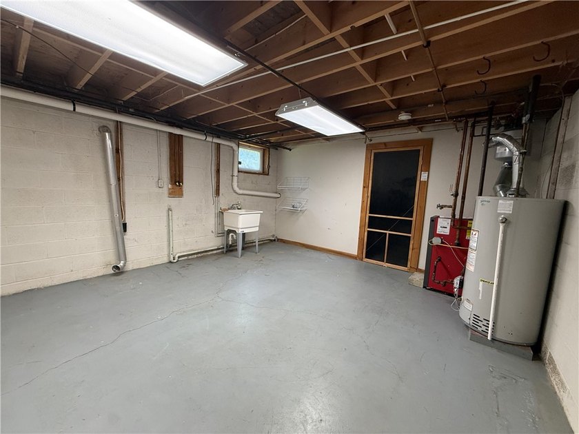 Welcome to this charming 3-bedroom, 1-bath ranch, perfectly - photo 14