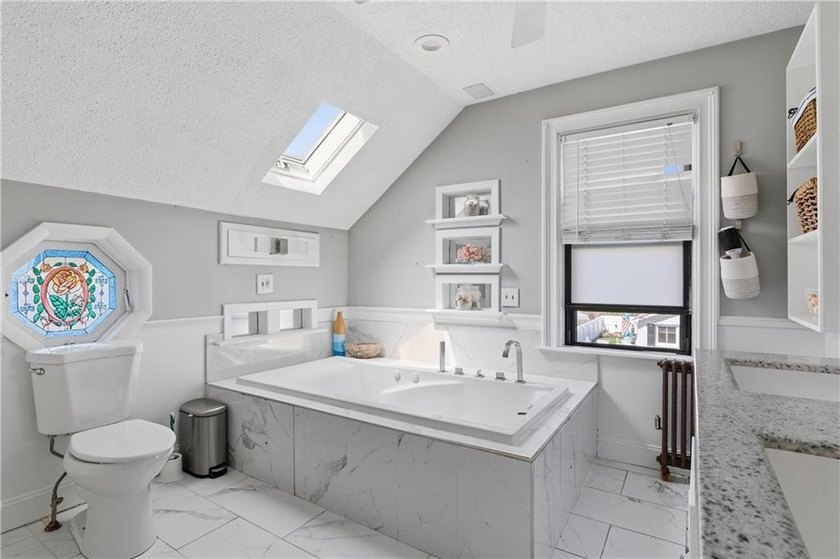 Welcome home to this charming Colonial in the heart of - photo 15