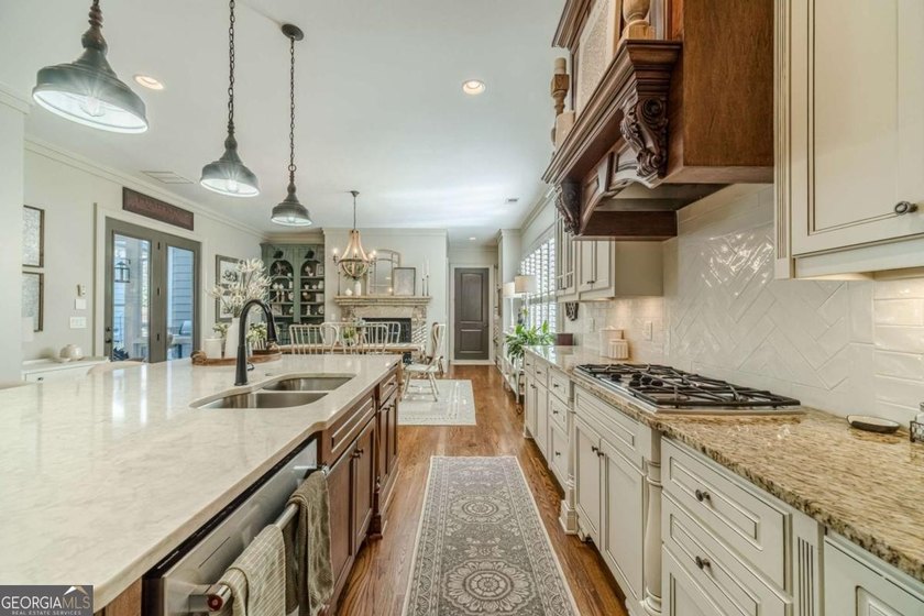 Welcome home to this beautifully designed residence offering - photo 17