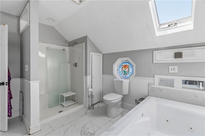 Welcome home to this charming Colonial in the heart of - photo 17
