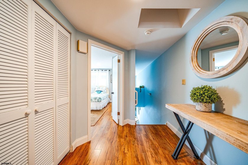Beautifully updated 4-bedroom, 2.5-bath BEACHFRONT Townhouse - photo 18