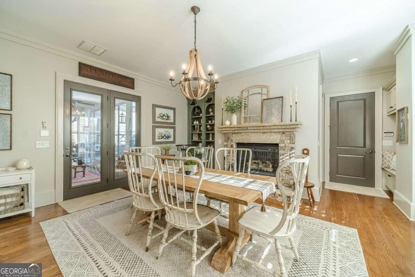 Welcome home to this beautifully designed residence offering - photo 18