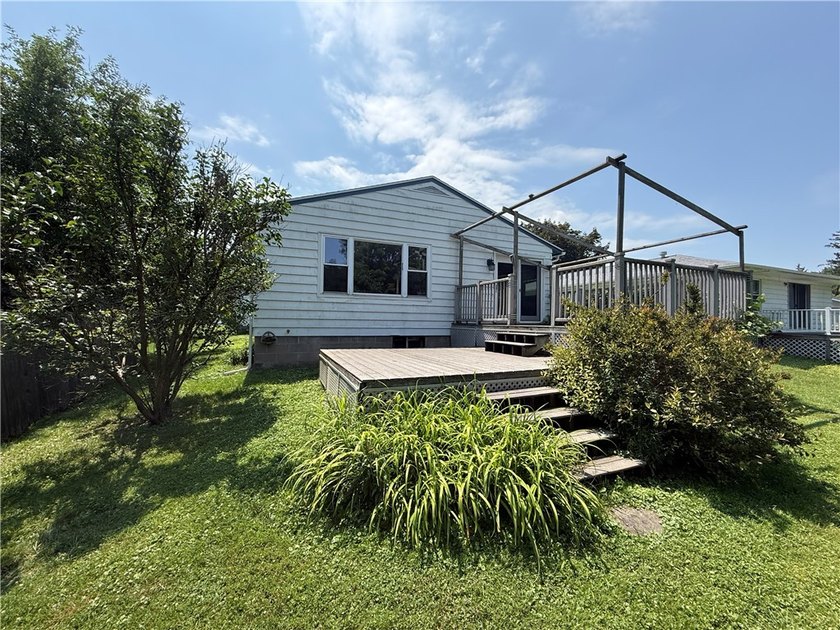 Welcome to this charming 3-bedroom, 1-bath ranch, perfectly - photo 25