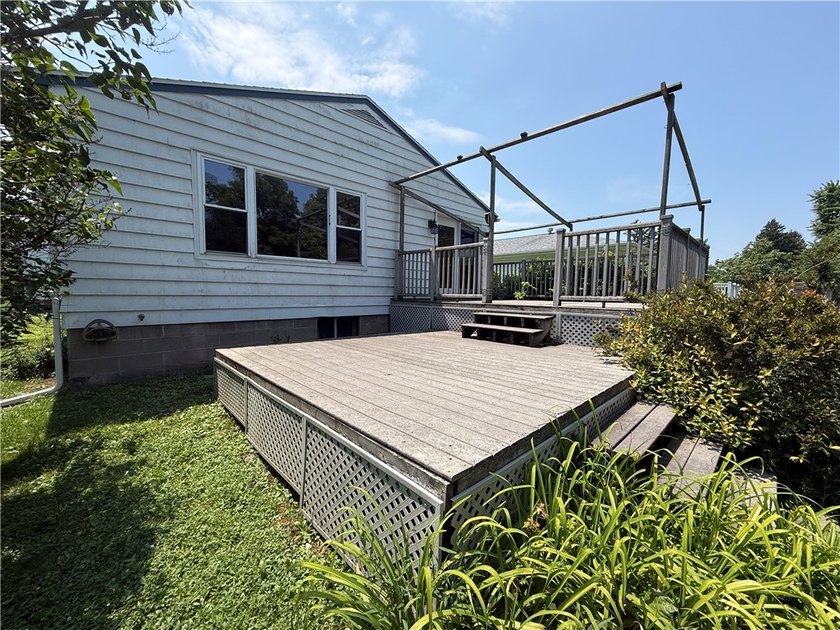 Welcome to this charming 3-bedroom, 1-bath ranch, perfectly - photo 26