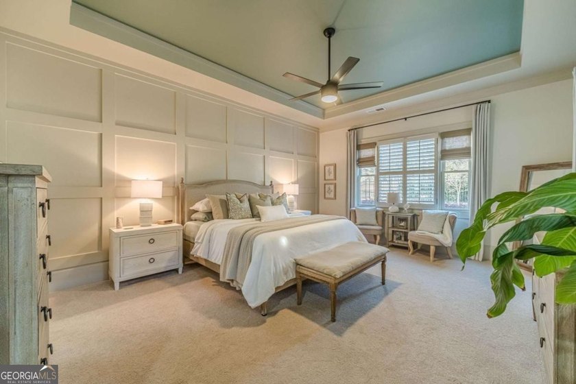Welcome home to this beautifully designed residence offering - photo 26