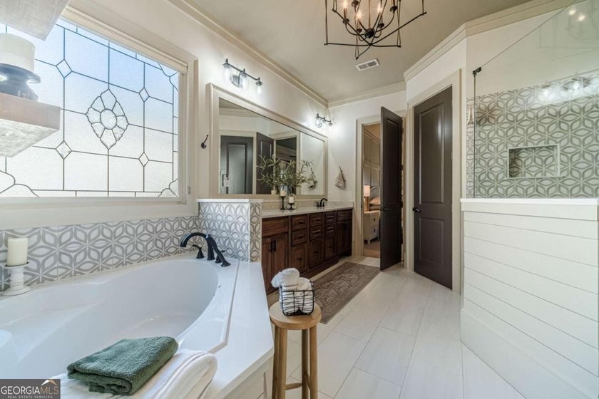 Welcome home to this beautifully designed residence offering - photo 32