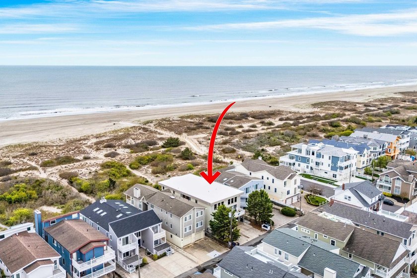 Beautifully updated 4-bedroom, 2.5-bath BEACHFRONT Townhouse - photo 35