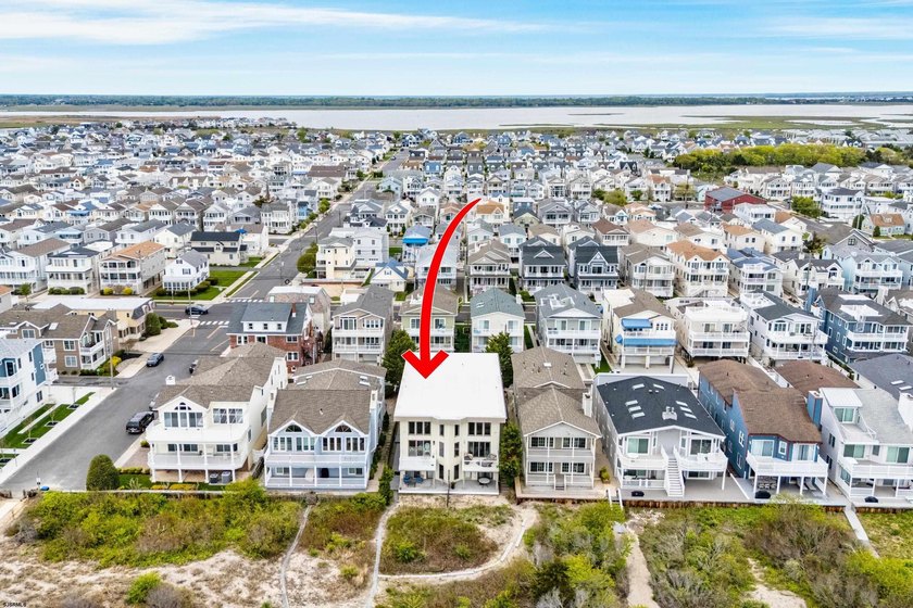 Beautifully updated 4-bedroom, 2.5-bath BEACHFRONT Townhouse - photo 36