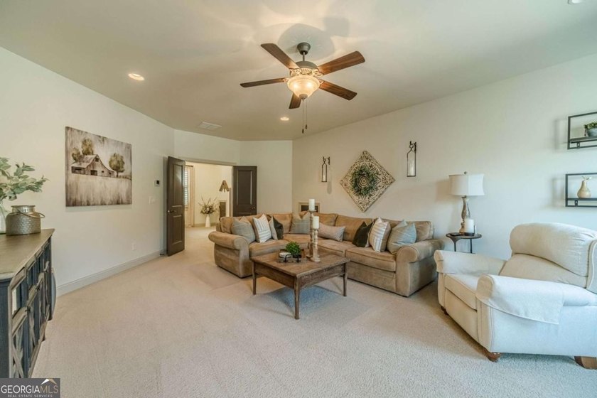 Welcome home to this beautifully designed residence offering - photo 43
