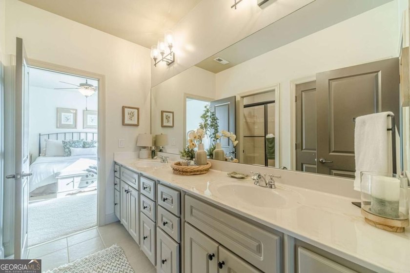 Welcome home to this beautifully designed residence offering - photo 49