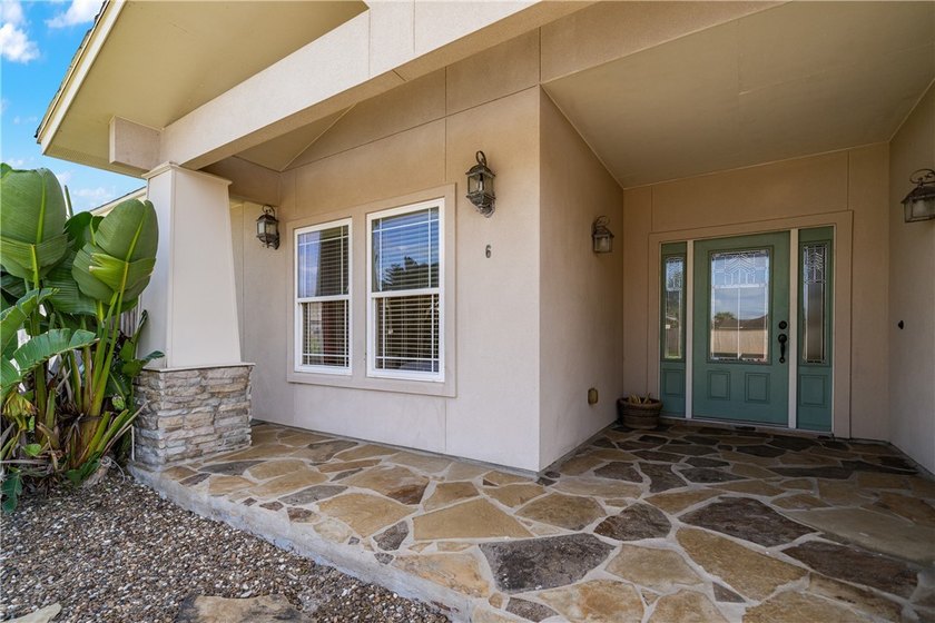 Big REDUCTITON: Seller says sell:This beautiful home in - photo 3