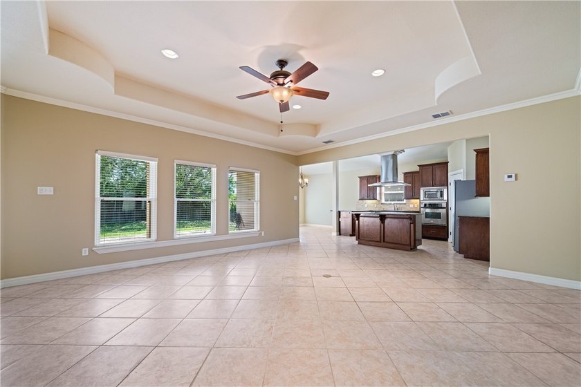 Big REDUCTITON: Seller says sell:This beautiful home in - photo 7