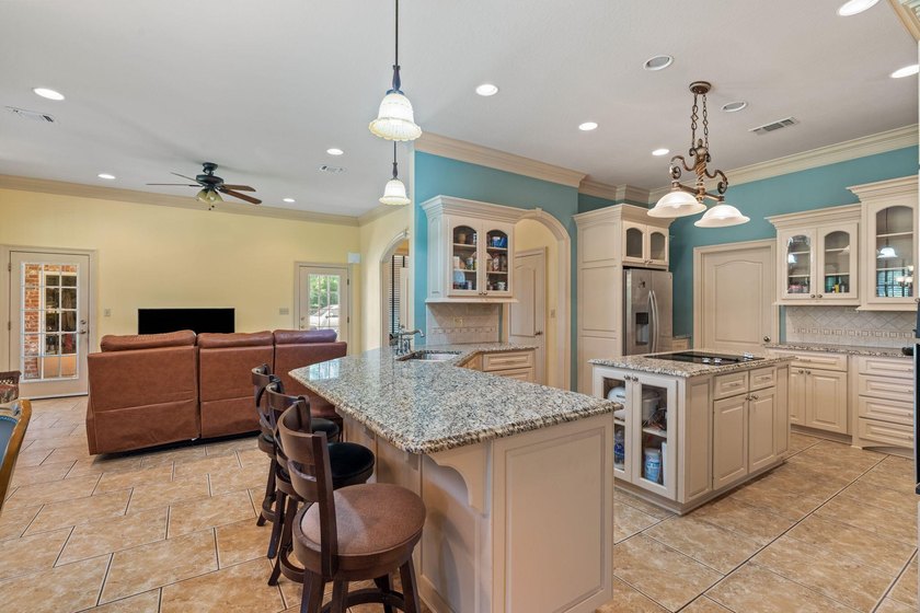 Magnificent Country Estate on 13 Acres with a Pond...Experience - photo 13